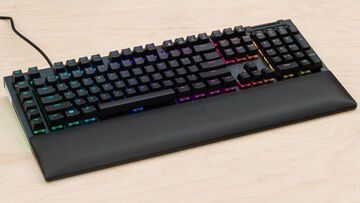 Razer BlackWidow V4 test par RTings Razer BlackWidow V4 test par RTings