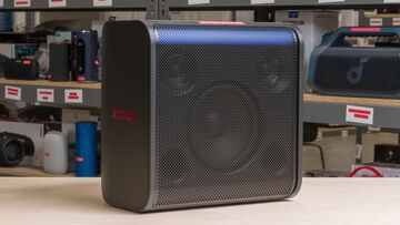 LG xboom Stage 301 testé par RTings LG xboom Stage 301 testé par RTings