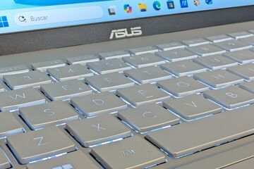 Asus VivoBook S14 test par Geeknetic Asus VivoBook S14 test par Geeknetic