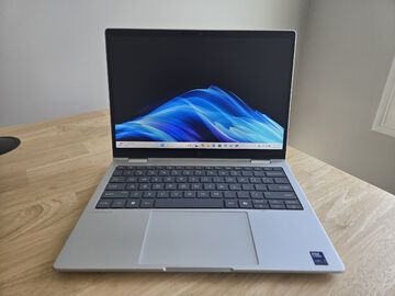 HP EliteBook 8 Flip G1i testé par PCWorld.com HP EliteBook 8 Flip G1i testé par PCWorld.com