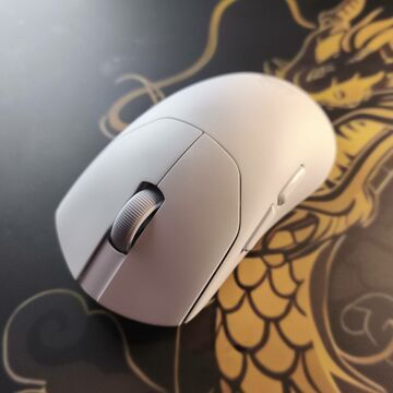 Corsair Sabre v2 Pro Ultralight Wireless testé par Club386 Corsair Sabre v2 Pro Ultralight Wireless testé par Club386