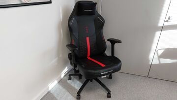 DXRacer Martian testé par PCGamer DXRacer Martian testé par PCGamer