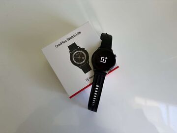 OnePlus Watch Lite testé par LeCafeDuGeek OnePlus Watch Lite testé par LeCafeDuGeek